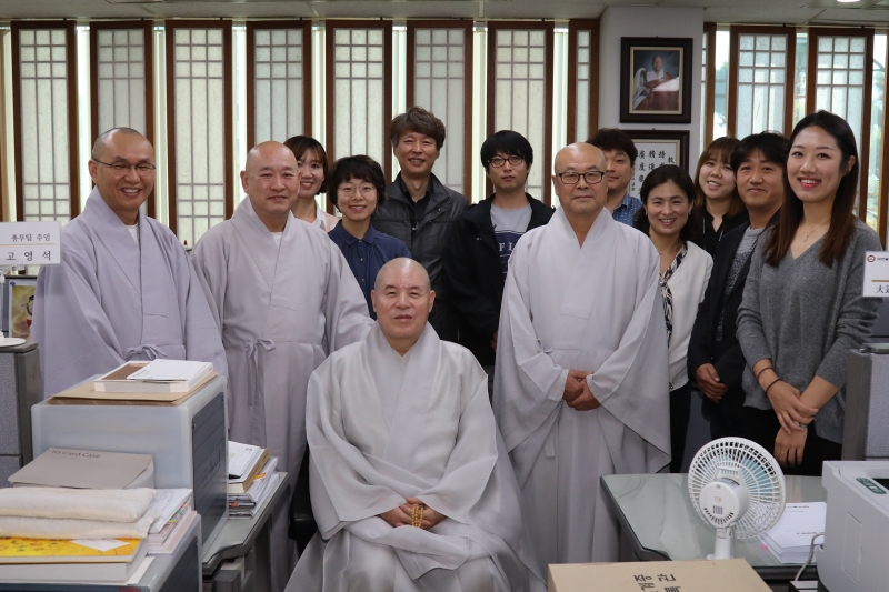 총무부 단체 사진